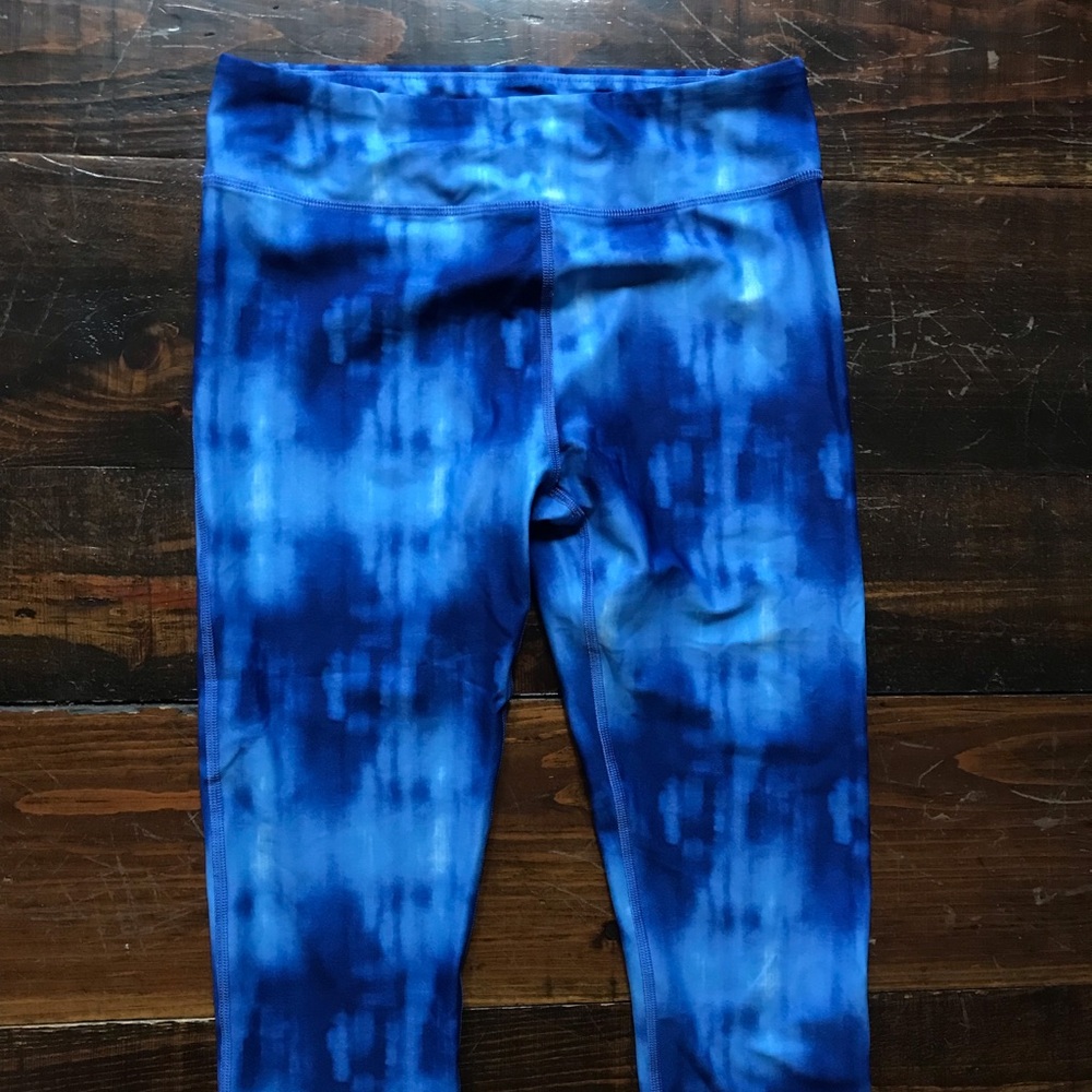 UA Capri compression leggings